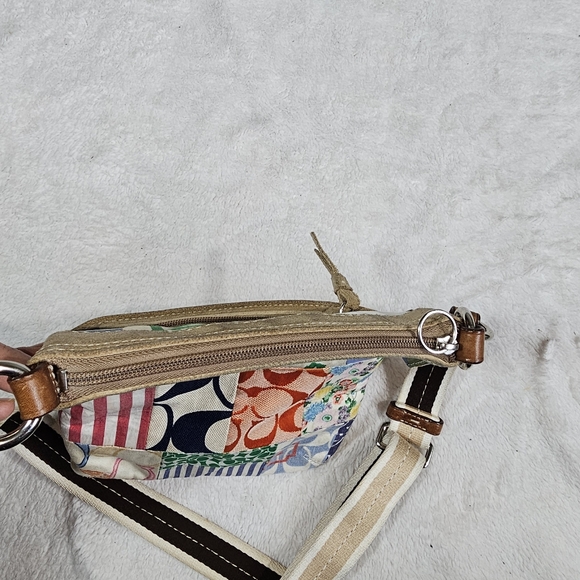Authentic Coach Hamptons Crossbody Bag - Picture 9 of 11